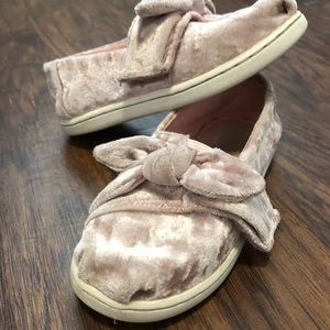 Rose gold velvet toms